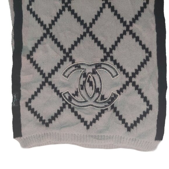 CHANEL Vintage Black & White Reversible Window Print Scarf Embroidered CC Logo - Picture 6 of 9